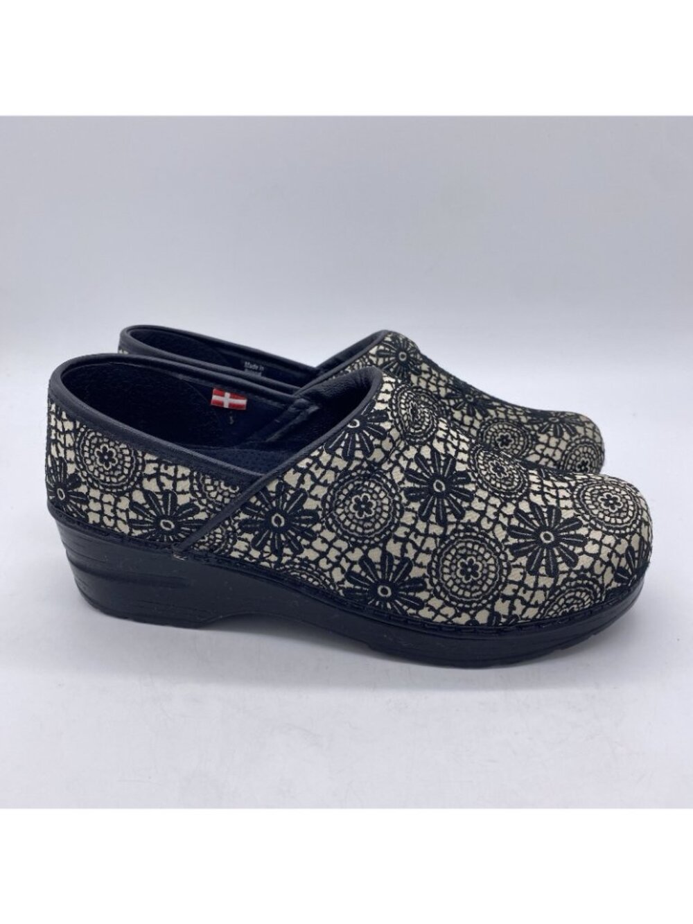 Sanita Velma Clogs 38 US 7 Professional Work Floral Lace Embroidered Slip On - Picture 2 of 15